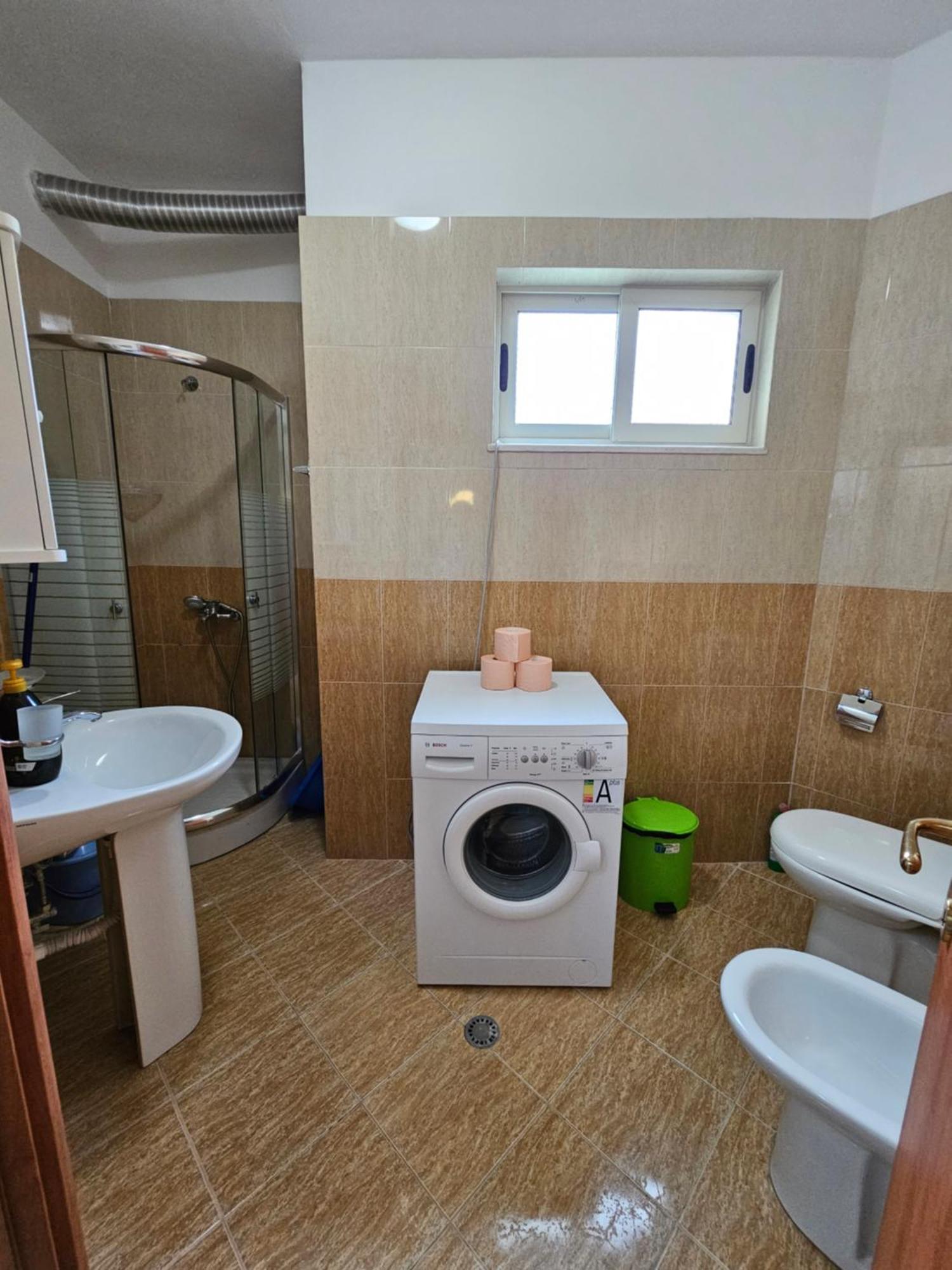 Lalzi Bay, Lura 1 Ground Floor Apartament Feriehus Durrës
